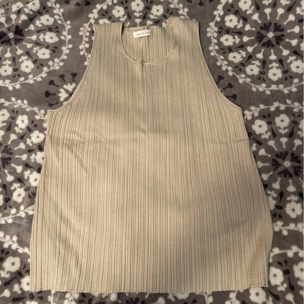 New Neuflora women’s top